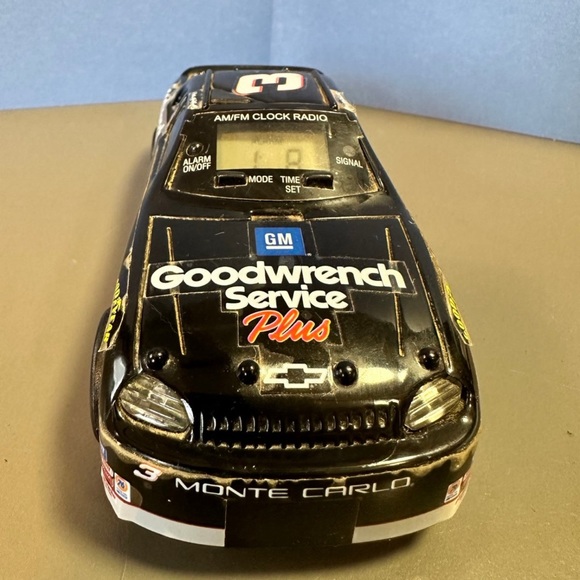 Dale Earnhardt AM/FM Clock Radio and Flashlight - Picture 1 of 5